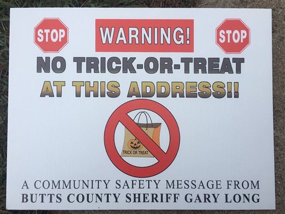 Signs that were placed ahead of last Halloween (courtesy of Butts County Sheriffs Office)